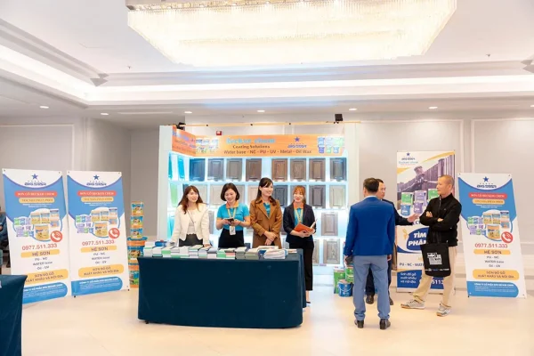 Gian hàng sản phẩm và giải pháp sơn gỗ Becker Chem
